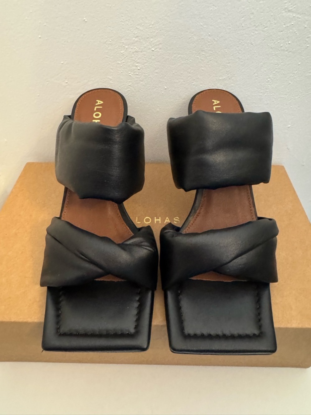 ALOHAS Black Double-Padded Square-Toe Slide Sandals (NEW)